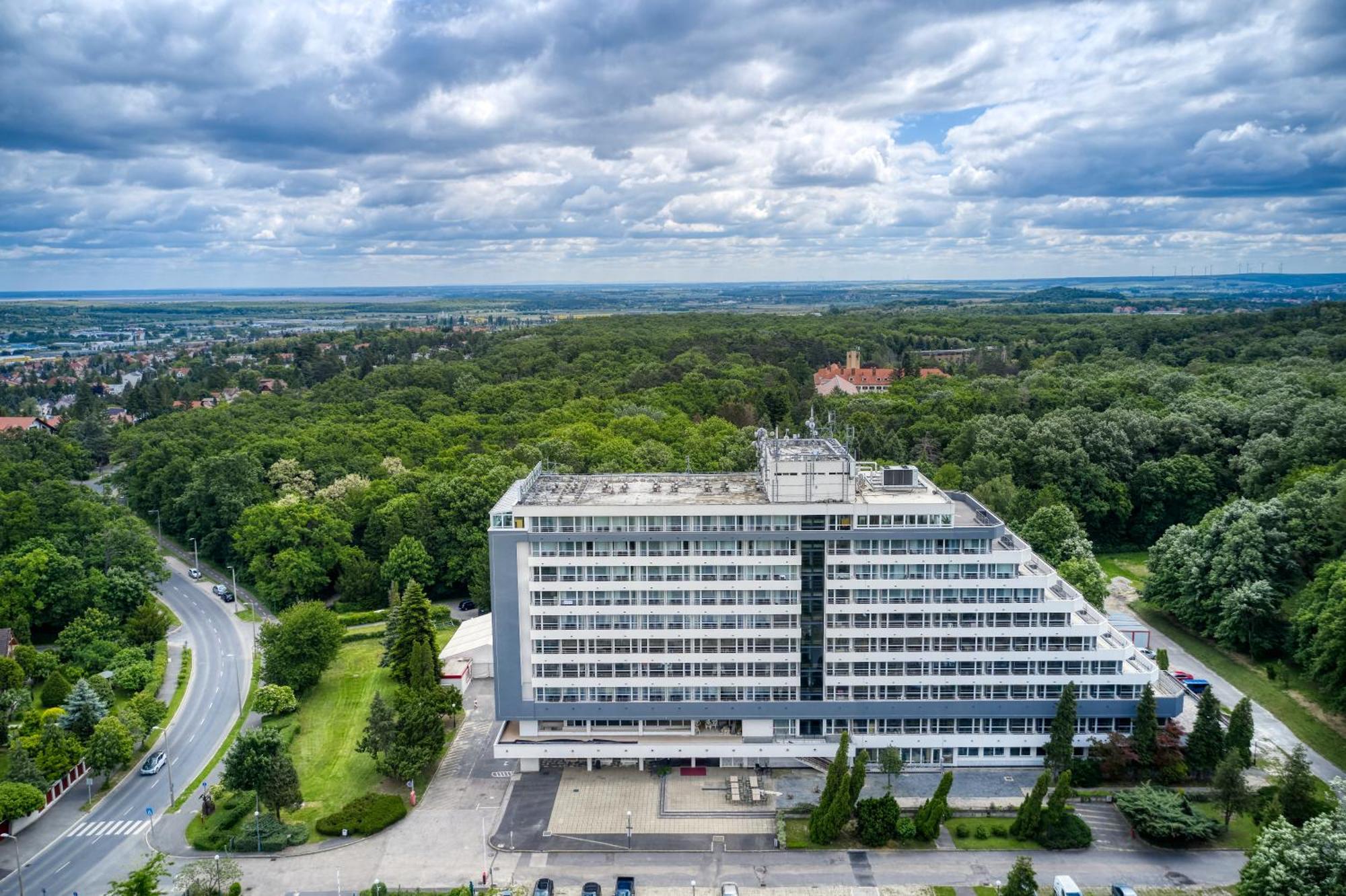 Hotel Szieszta Šoproň Exteriér fotografie