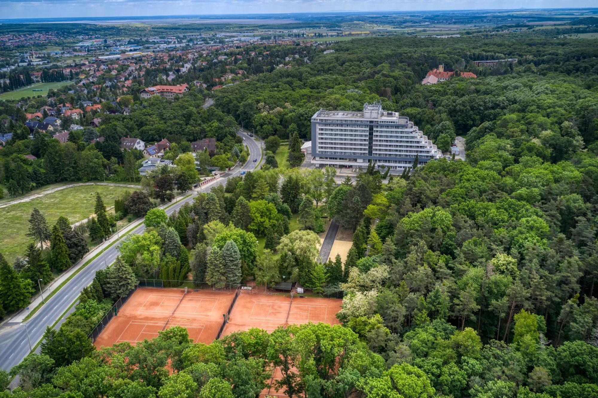 Hotel Szieszta Šoproň Exteriér fotografie