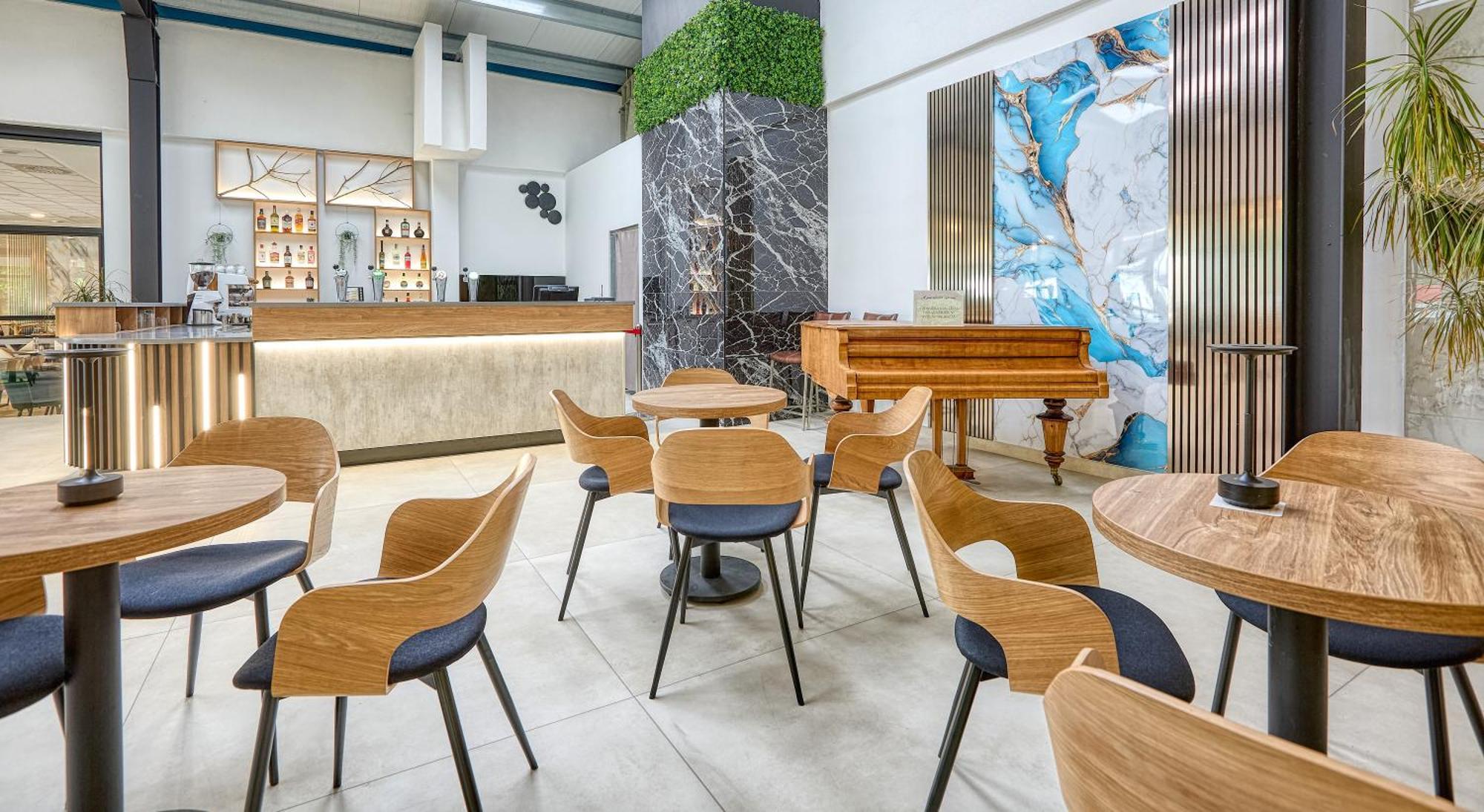 Hotel Szieszta Šoproň Exteriér fotografie