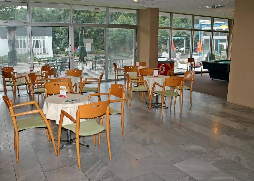 Hotel Szieszta Šoproň Exteriér fotografie